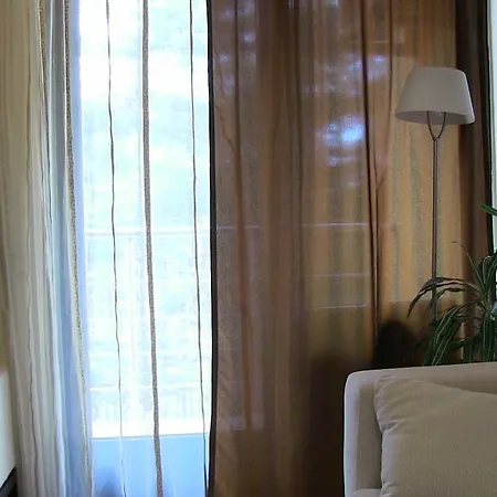 President Garni 兹拉蒂博尔