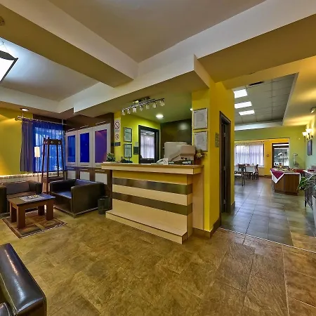 酒店 President Garni