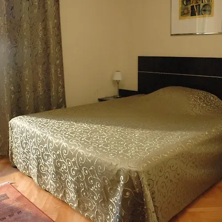 Hotel President Garni 2*