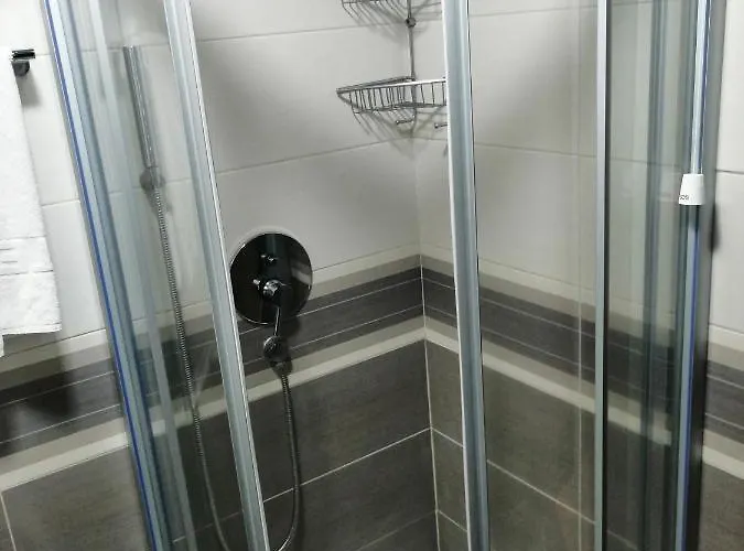 President Garni Hotel 2*